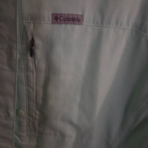 Columbia hiking shirt. New without tags. Never worn. - Picture 3 of 5